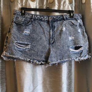Plus size distressed shorts